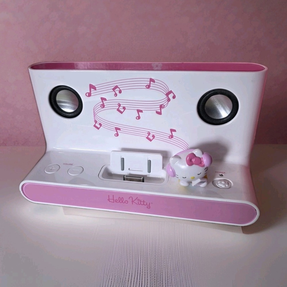 Hello Kitty Vintage iPod Docking Station Speaker Aux Model KT4555 2006 Sanrio
